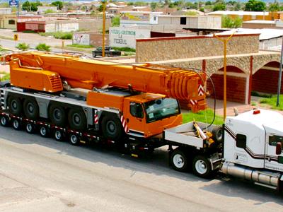 Transport of a mobile crane on a Faymonville MultiMAX semi-trailer