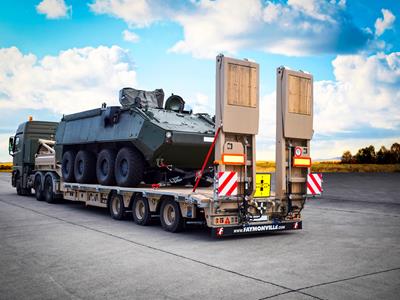 In de defensiesector worden deze semi-diepladers gebruikt voor het vervoeren van tanks, containers, militaire uitrusting etc. voor reparatie of logistieke taken.